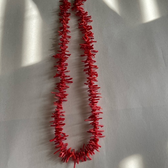 Unbranded Faux Plastic Red Coral Silver Tone Clasp Necklace 11 inch EUC - Picture 7 of 8